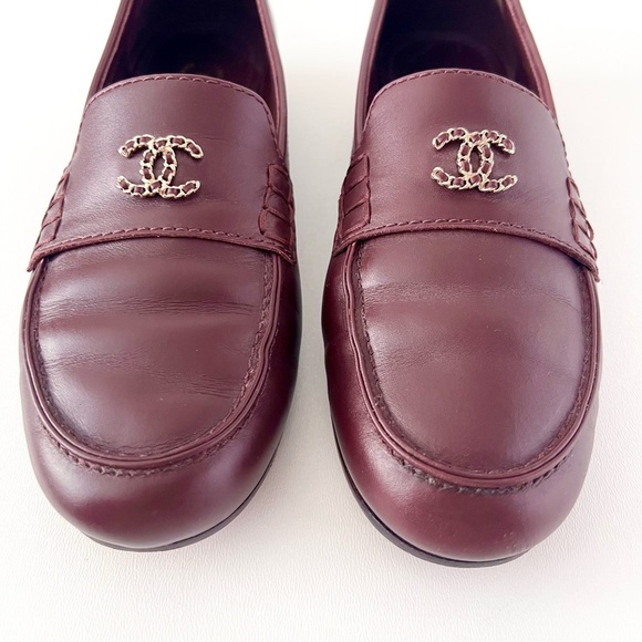 CHANEL | CC Interlocking Logo Gold Chain Burgundy Leather Loafers Moccasin 37.5 - Picture 4 of 16
